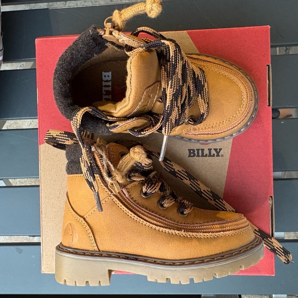 NWT Billy Lugs ll toddler boots